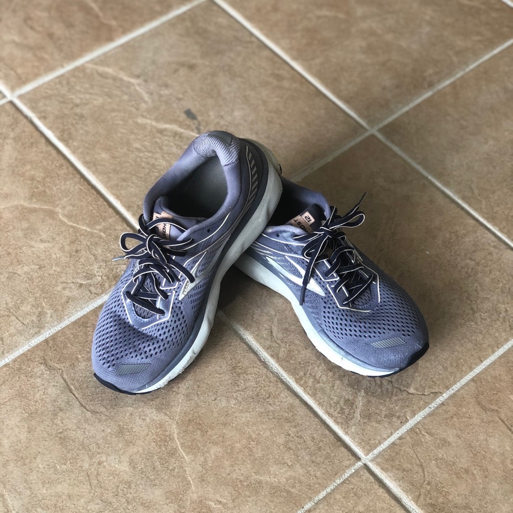 Women’s Brooks Ghost 12 👻